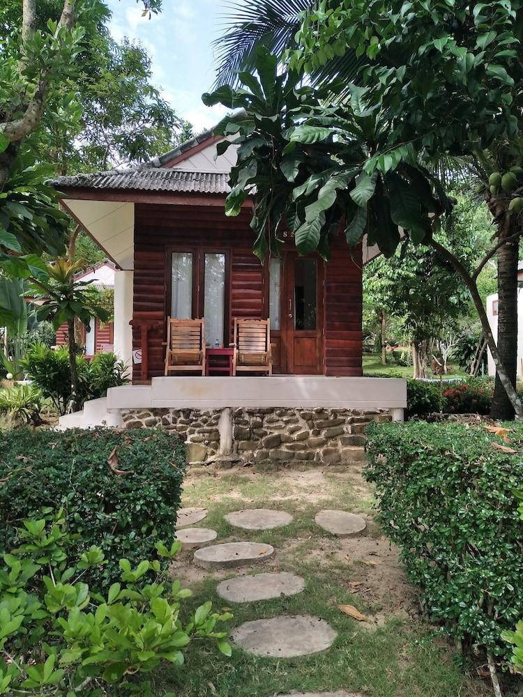 The Sunshine Resort Ko Kut Exterior photo